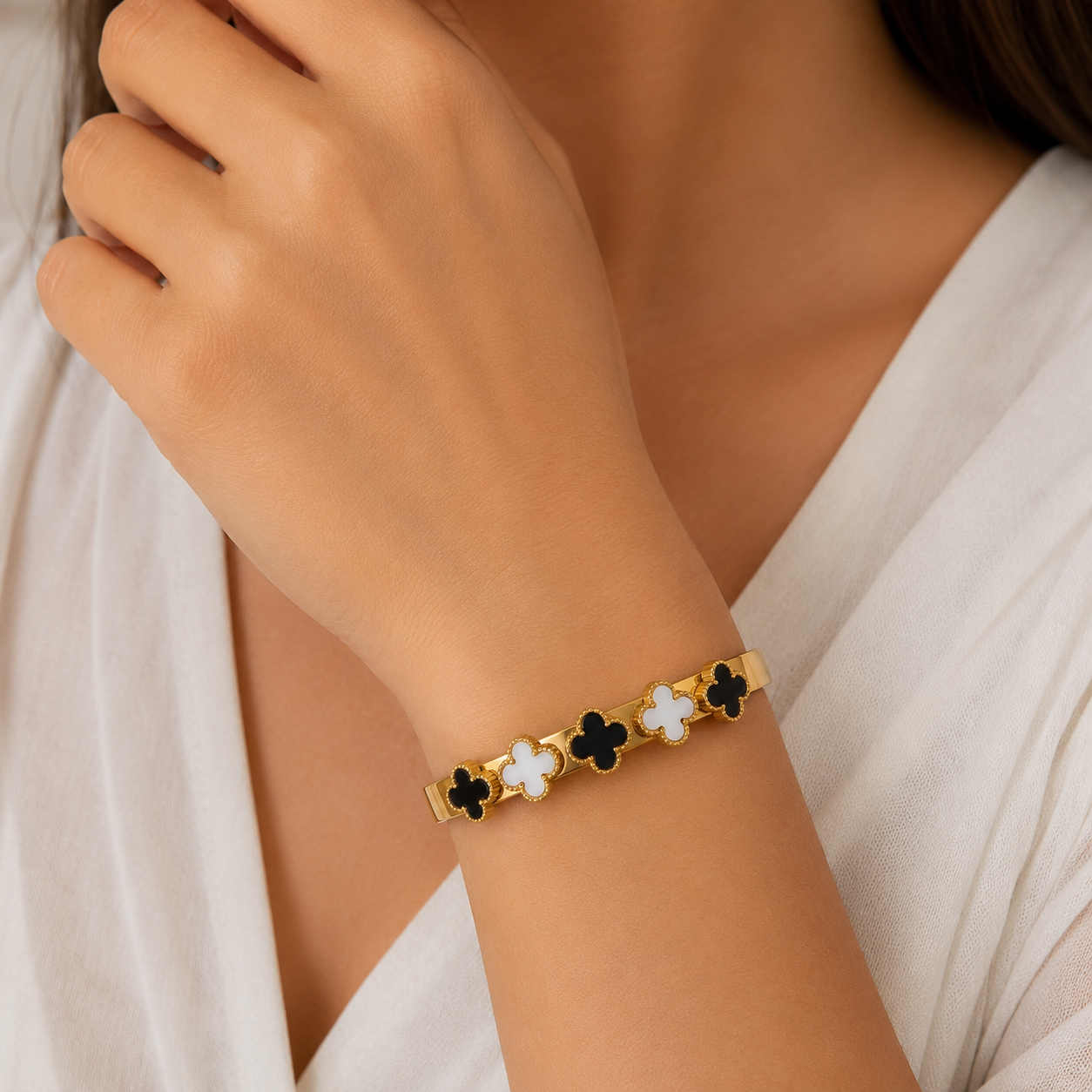 Gold Black & White Clover Bracelet