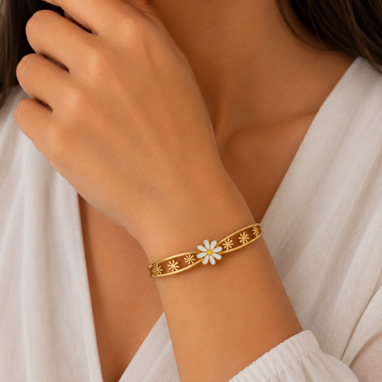 Floral Daisy Anti-Tarnish Gold Bangle